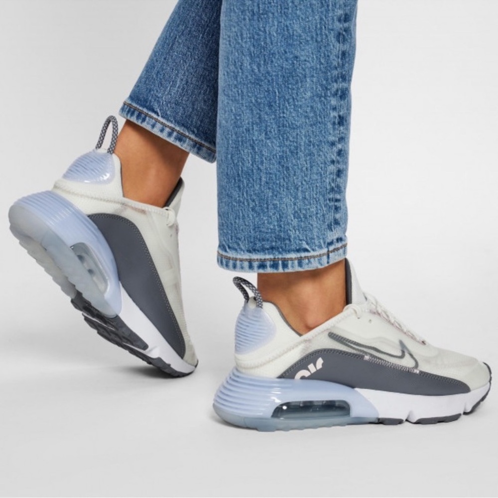 Nike Women's Air Max 2090 Athletic Sports Sneakers White Grey Size 8